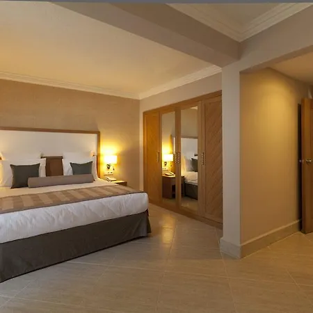 Paloma Oceana Resort