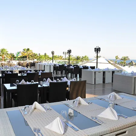 Paloma Oceana Side