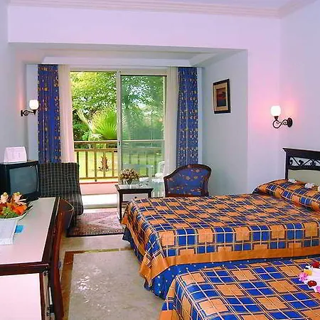 Paloma Oceana Resort Side