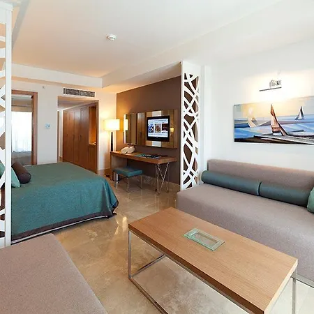 Paloma Oceana Resort Side