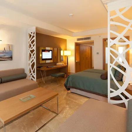 Paloma Oceana Resort