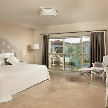 Paloma Oceana Side