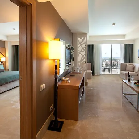 Paloma Oceana Сиде