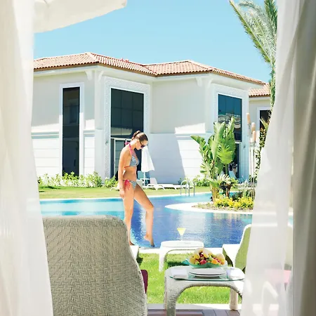 Paloma Oceana Complex