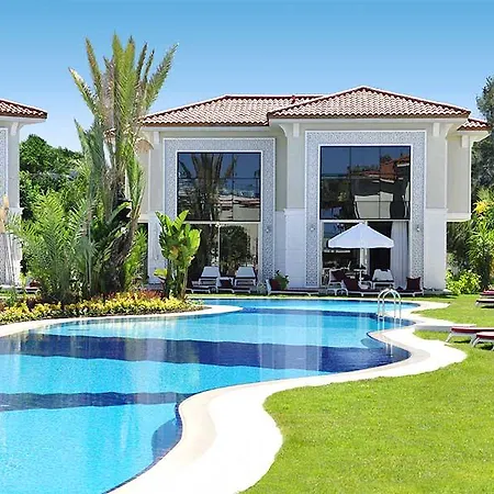 Üdülőközpont Paloma Oceana 5*
